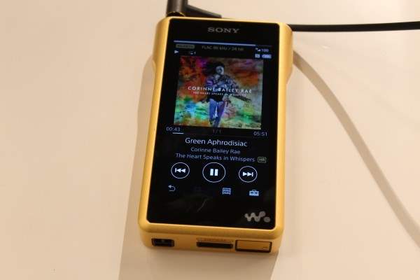 Sony Produksi Walkman Lapis Emas Seharga 42 Juta - NGELAG.com