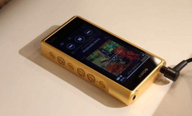 Sony Jual Walkman Berlapis Emas Seharga 42 Juta